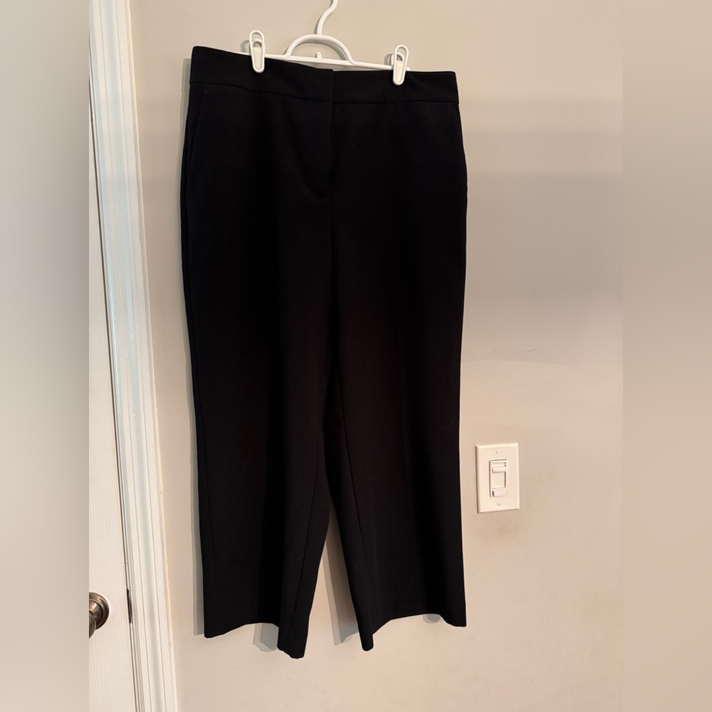 Ann Taylor Black Cropped Pants